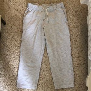 Lululemon on the fly pant (crop)